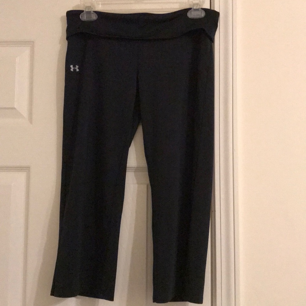 EUC~ Under Armour All Season Capri Pants - Picture 6 of 7